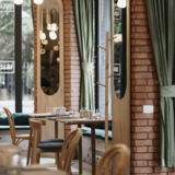 Bucatar pentru Nuba Cafe, parte a grupului Nuba